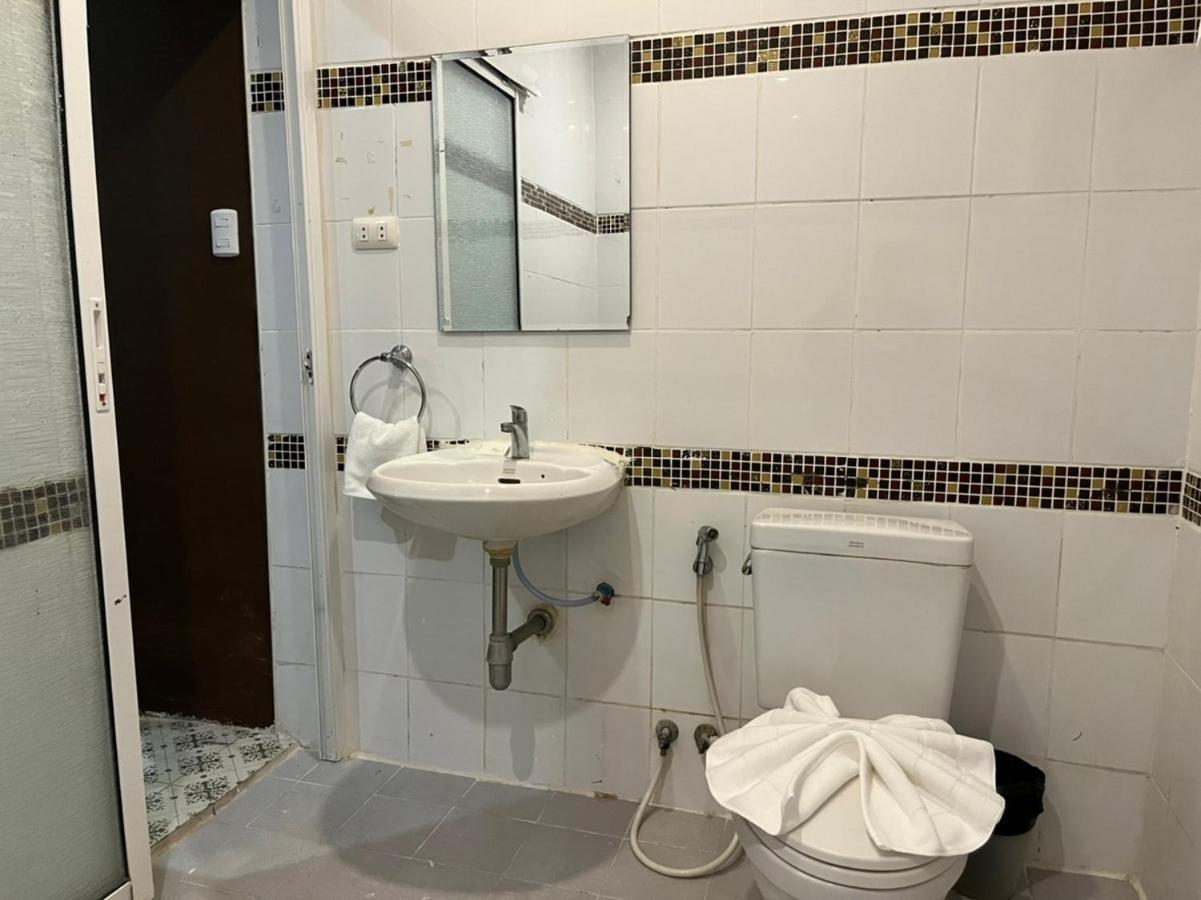 Cozy Rooms Asoke Бангкок Экстерьер фото