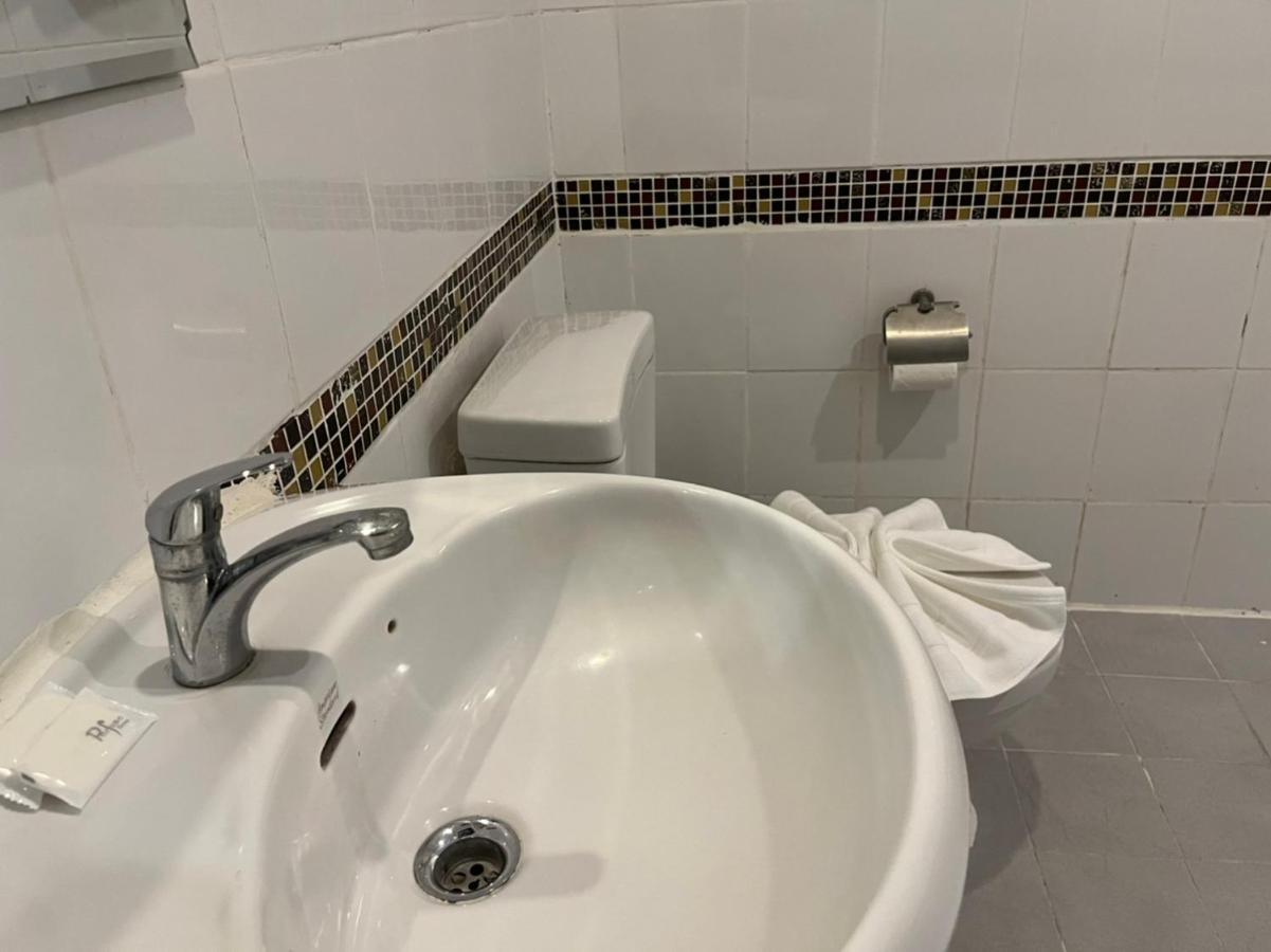 Cozy Rooms Asoke Бангкок Экстерьер фото